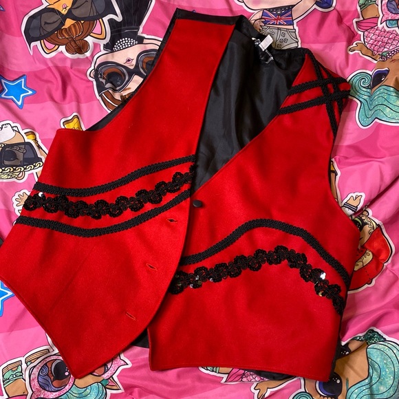 Red and black sequin vest - Picture 3 of 9